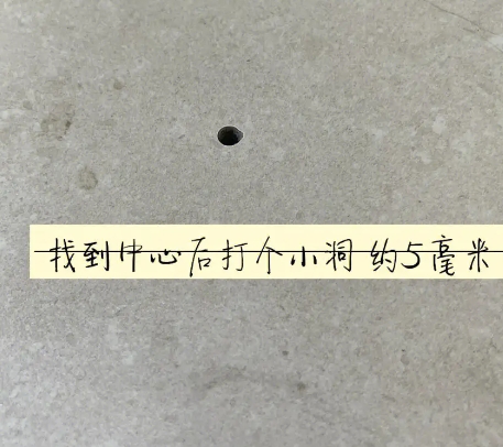 定兴瓷砖空鼓维修公司专业解答在瓷砖铺贴过程中，如果砂料搅拌不均匀，将会带来以下问题